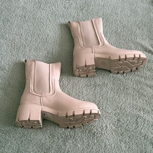 Chic Cream Heeled Boots